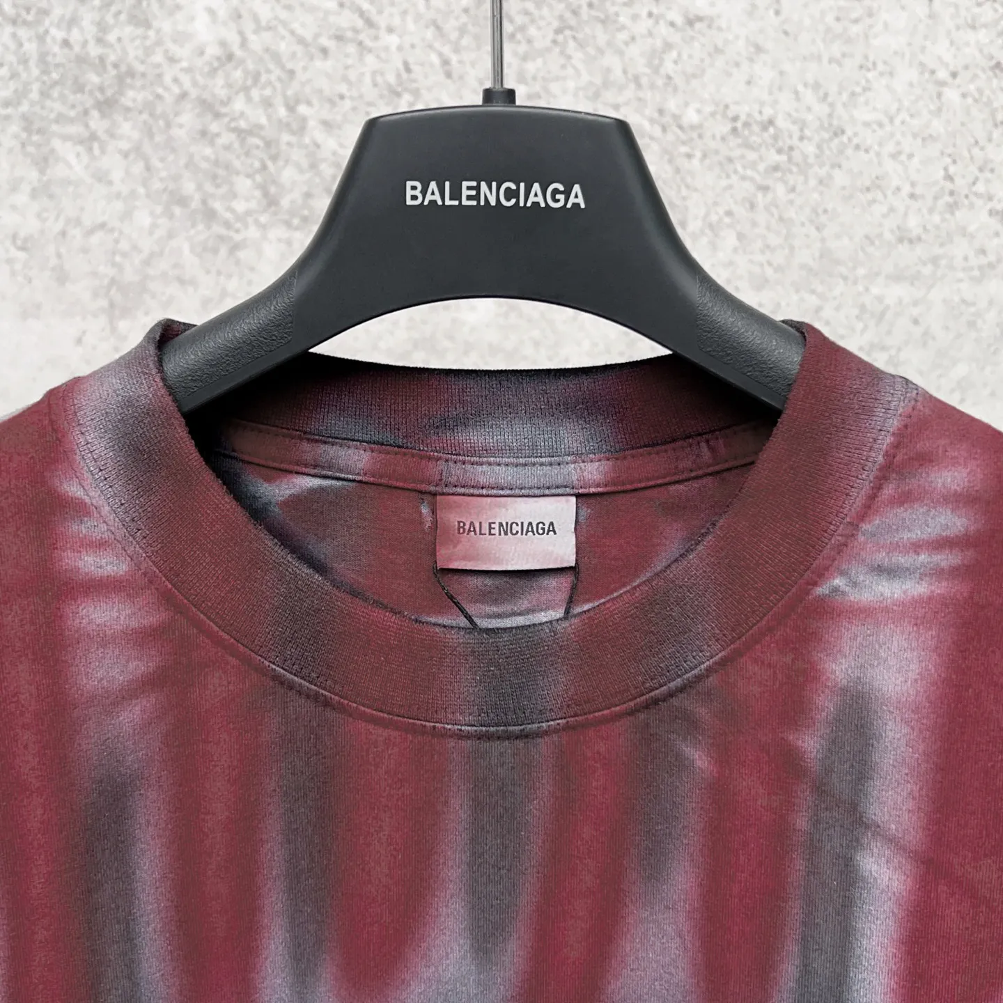 💰P 115 【 . Quality】BALENCI*GA/ .SS 26 New Arrival 。 T 。 ， . Authentic 。 ！ ZP 。 260 ， . ， ， 。 。 ， 。 OS . Same Style ：BL 263788 ：Black，White Size：XS S M L